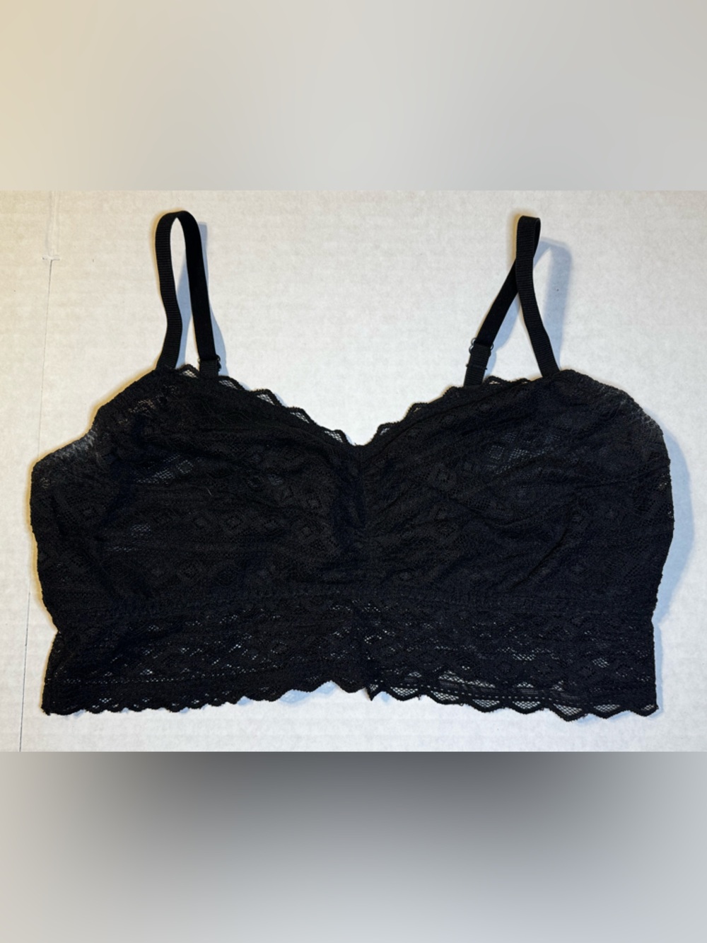 Victoria's Secret Black Lace Bralette - Scallop Trim size Large